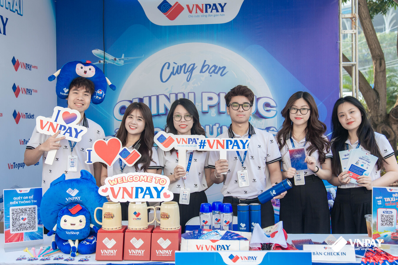 html5 bootstrap by colorlib.com